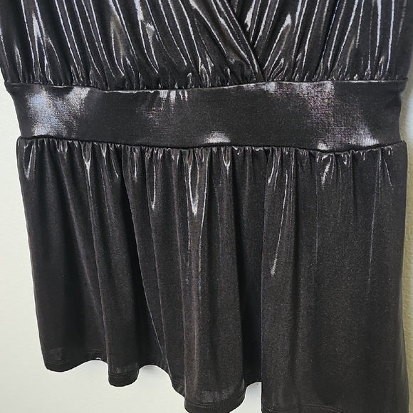Torrid NWT Liquid Shine Deep Black Glossy Surplice Peplum Blouse Medium - Picture 8 of 11